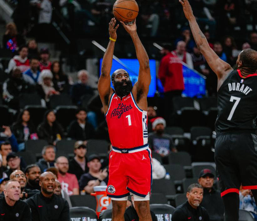 乐动体育官直播-快船王牌球员创赛季得分新高，媒体热捧，不断浏览.的简单介绍