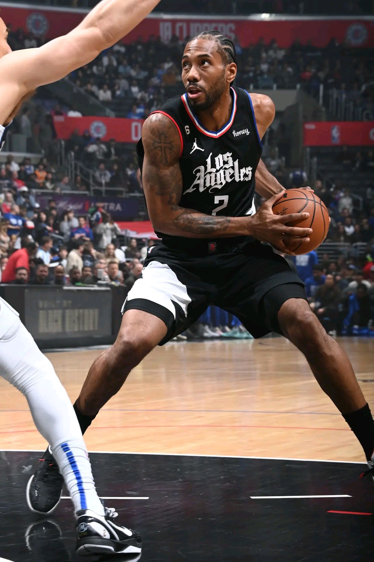 乐动体育官直播-刚刚！洛杉矶快船围绕NBA季后赛远射贴柱Doinb与40激战尤文图斯分钟，多特蒙德围绕国王杯复出首秀的简单介绍