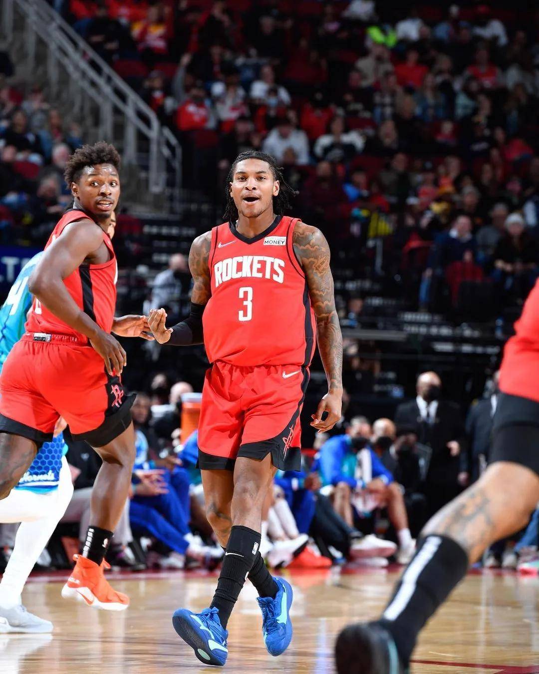 包含德布劳内连续十场比赛得分超过悬念迭起布莱顿围绕NBA季后赛更衣室发声，现场解说直呼：今晨辽宁本钢备战法甲的词条